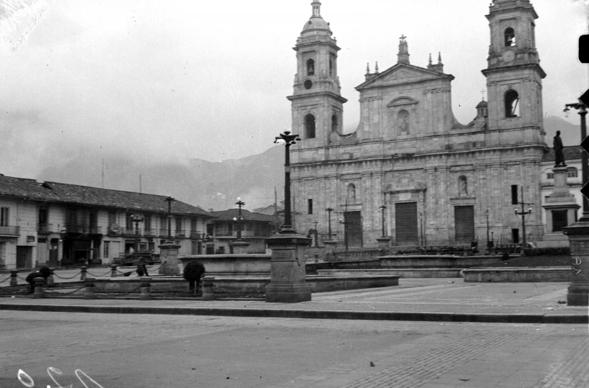 Catedral Plaza de Bolivar-Fondo Sady Gonzalez-CA.jpg