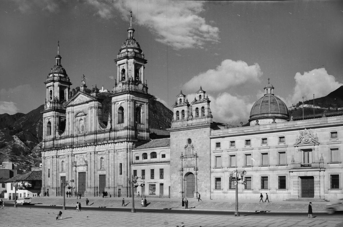 Catedral Primada-Fondo Armando Matiz-Ca 1976.jpg