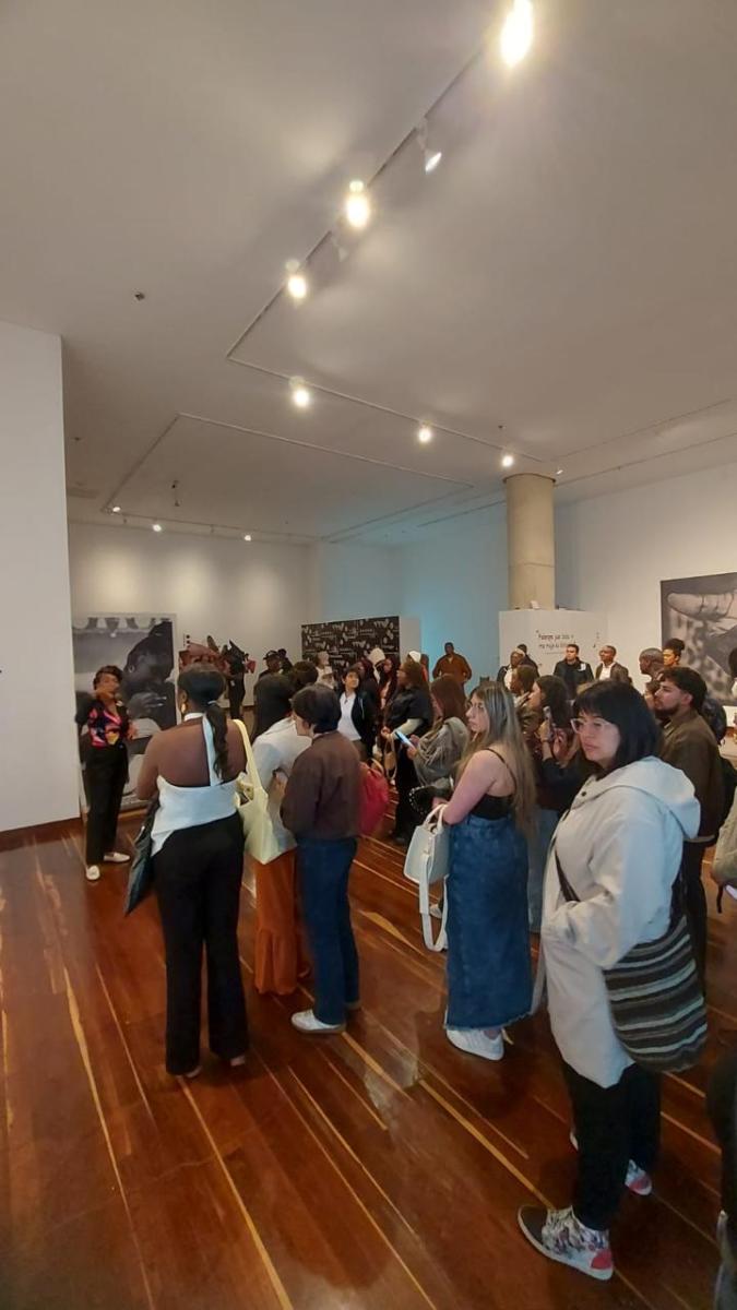 Recorrido grupal en la sala