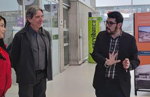 Fotografía con director del Archivo de Bogotá, Jorge Enrique Cachiotis Salazar, y Jose Luis Fernández, historiador e investigador del Archivo de Bogotá.