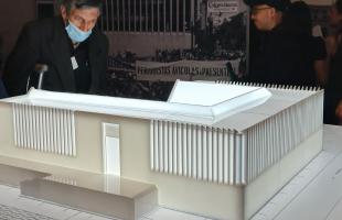 Fotografía de maqueta del Palacio de Justicia