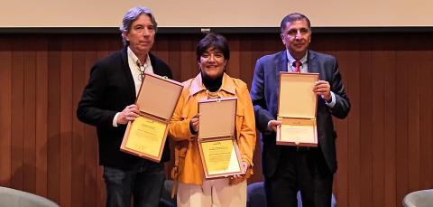 Director del Archivo de Bogotá y condecoraos en el marco del Día Nacional de los Archivos