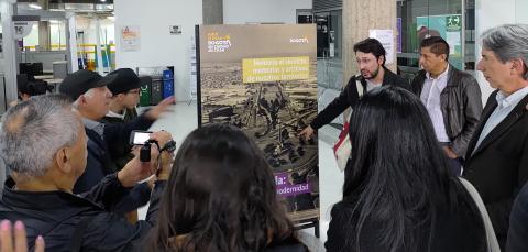Fotografía del evento de inauguración de la exposición